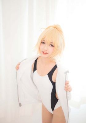 美女用手扒开自己下面_大片在线观看